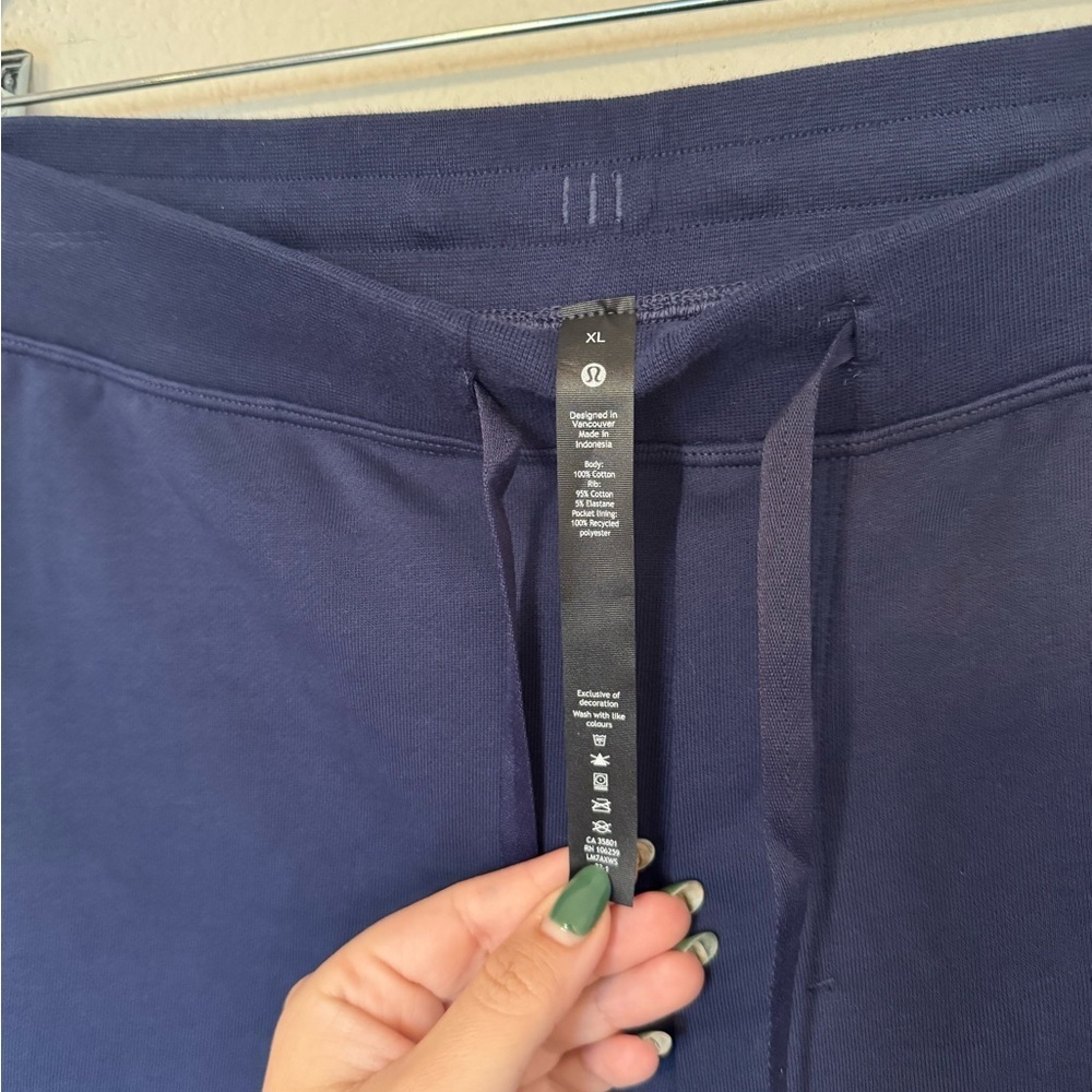 NEW Lululemon Mens Relaxed Fit French Terry Shorts 9" Size XL Navy NWT - Picture 9 of 9